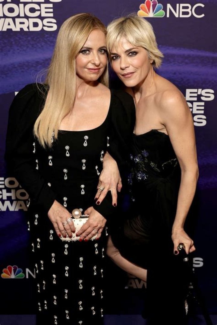 Sarah Michelle Gellar, Selma Blair & Ryan Phillippe Stage Mini ‘Cruel Intentions’ Reunion: Photo