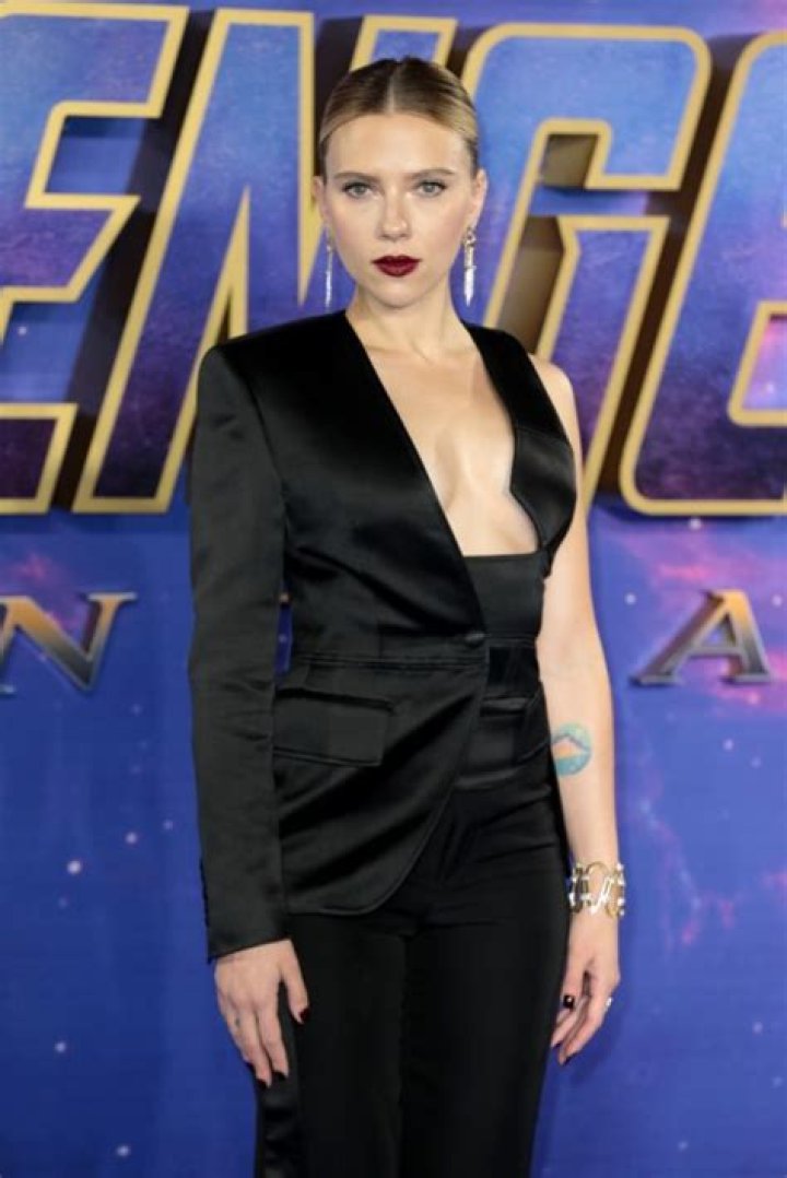 Scarlett Johansson At ‘Avengers: Endgame’ Screening in UK: Pics – Hollywood Life