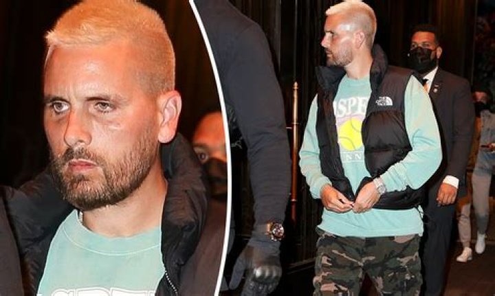 Scott Disick Rocks Blonde Buzz Cut On Shopping Date With Amelia Hamlin: Before & After Pics