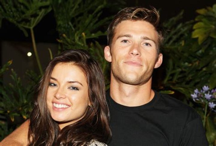 Scott Eastwood’s Dating Adriana Lima? He & Victoria Secret Model Dine Out In NYC – Hollywood Life