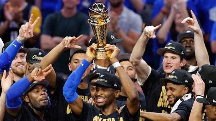 Scottie Pippen Faces Backlash For Saying LeBron James Won NBA Championship ‘Without Any Help’