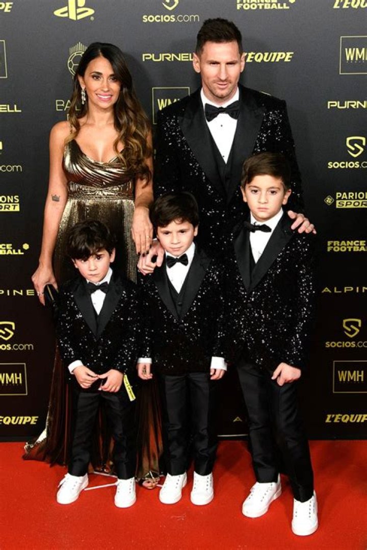 See Family Pic – Hollywood Life