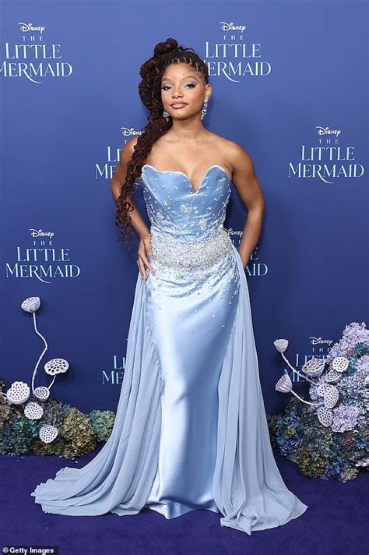 See Her Gorgeous Blue Dress – Hollywood Life