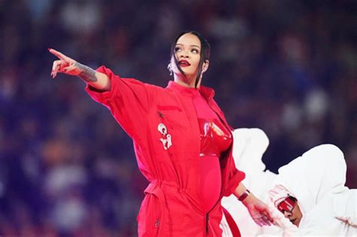 See Him Support Rihanna – Hollywood Life