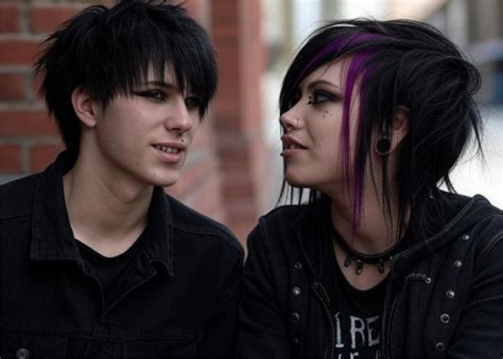 See Pics Of The Emo Band – Hollywood Life