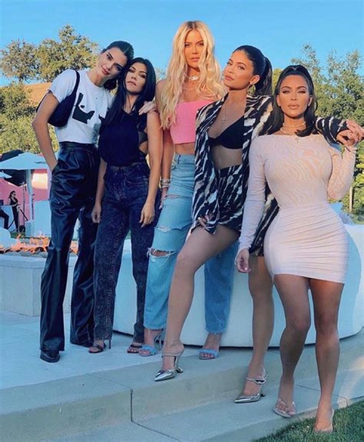 See The KarJenners In Their Swimsuits – Hollywood Life