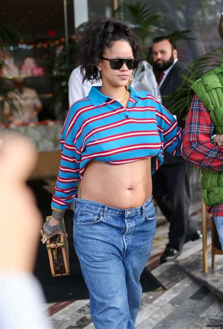 See The Sexy Style On Rihanna & More – Hollywood Life