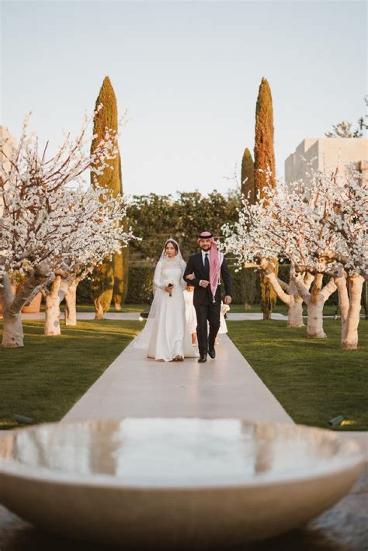 See The Wedding Pic – Hollywood Life