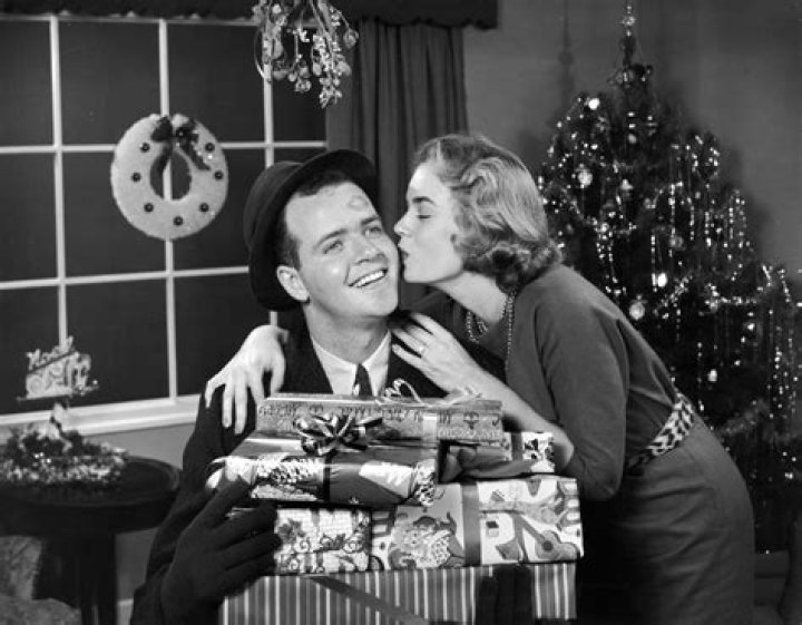 See Their Christmas Smooches – Hollywood Life