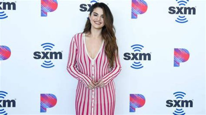 Selena Gomes Reveals Billie Eilish Connection To ‘Lose You To Love Me’ – Hollywood Life