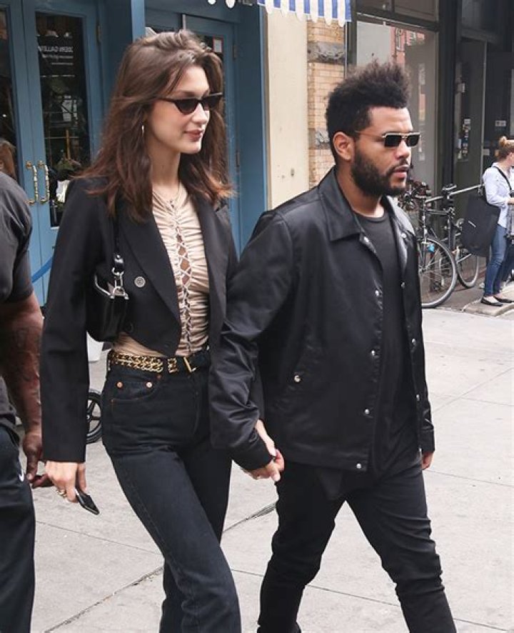 Selena Gomez & Bella Hadid Reactions To The Weeknd’s Halftime Show – Hollywood Life