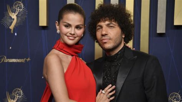 Selena Gomez & Benny Blanco Passionately Kiss at the Golden Globes: ‘I Won’