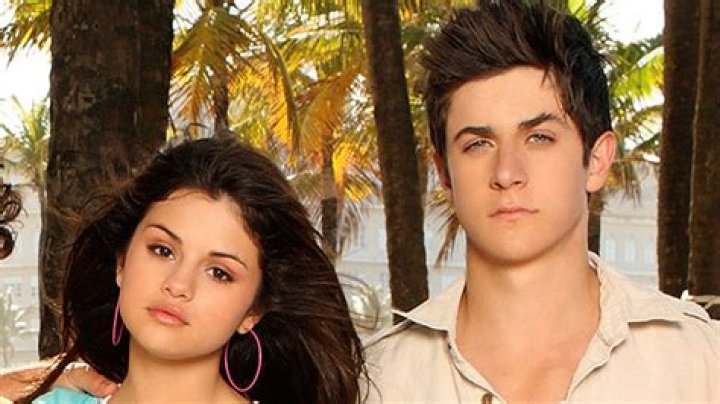 Selena Gomez & David Henrie Reunite On IG — See ‘Wizards’ Stars Video – Hollywood Life