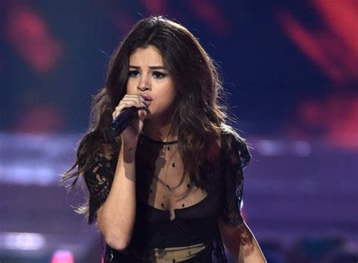 Selena Gomez In Concert: Check Out My Fan Photos & All Of Her Outfits!