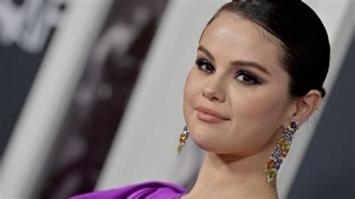 Selena Gomez Is In The Studio Working On New Music In TikTok Video – Hollywood Life