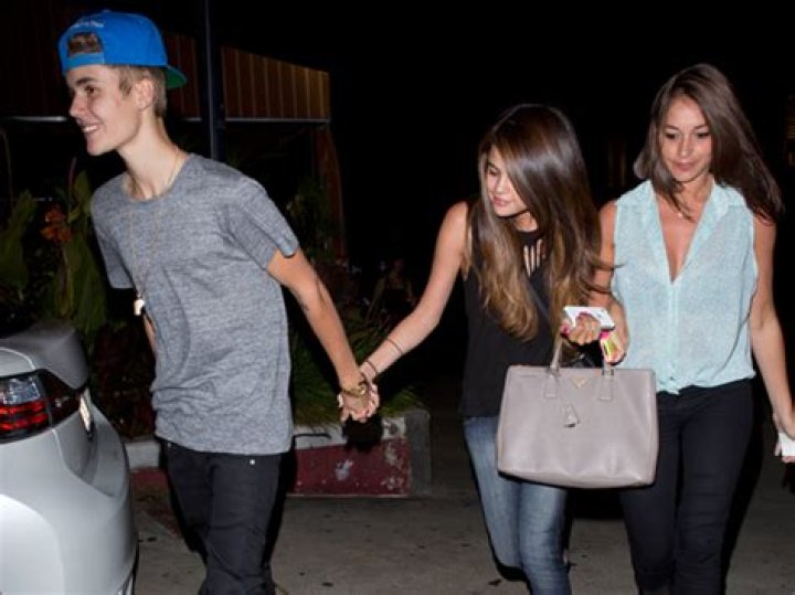 Selena Gomez & Justin Bieber Fight — Break Up Happened Before New Years Eve – Hollywood Life