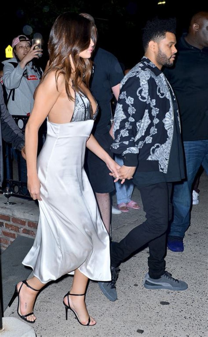 Selena Gomez’ Lingerie Dress For ‘Date Night’ With The Weeknd — Pics – Hollywood Life