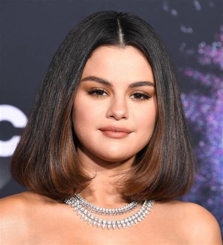 Selena Gomez New Bob Hairstyle On TikTok — Before & After Photos – Hollywood Life