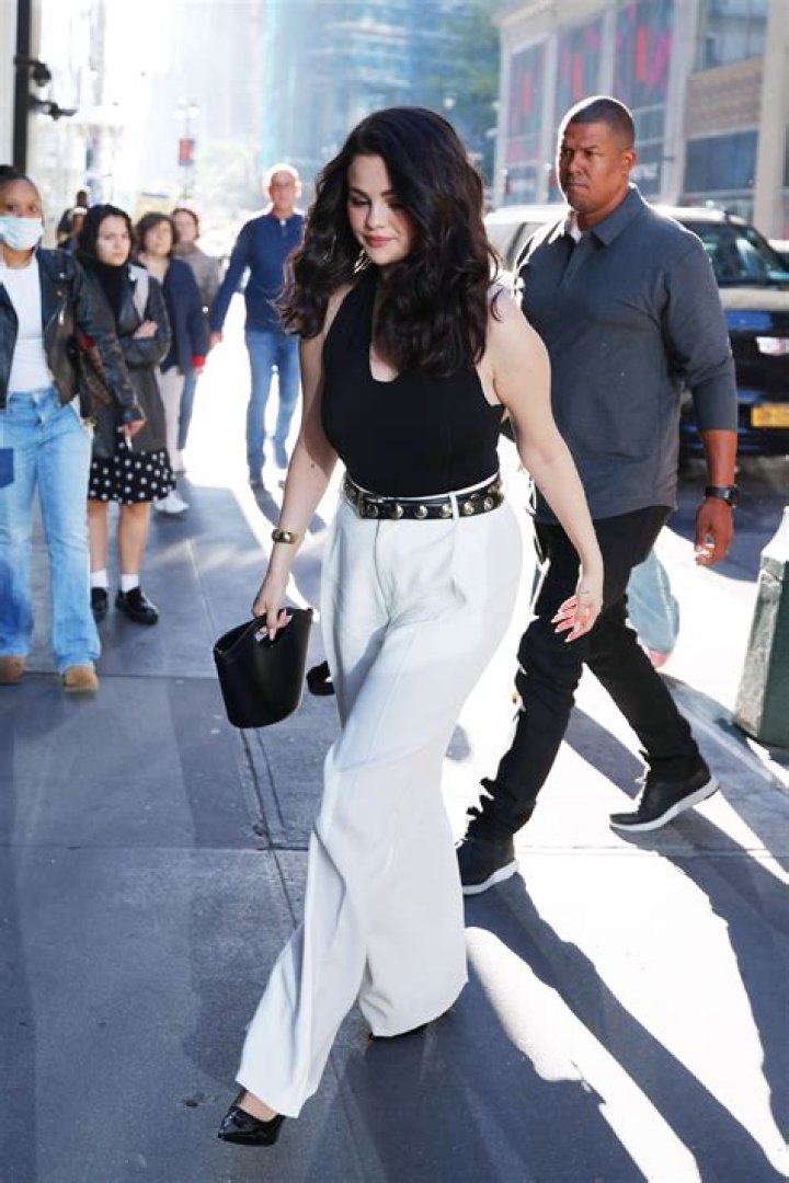 Selena Gomez Outfits NYC: PICS