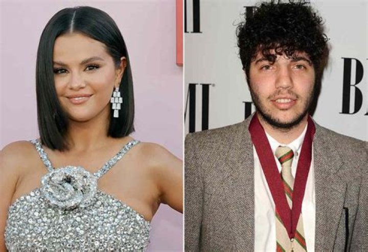 Selena Gomez’s Friends Want To Help Her Find A Boyfriend But She’s ‘Scared’ To Date