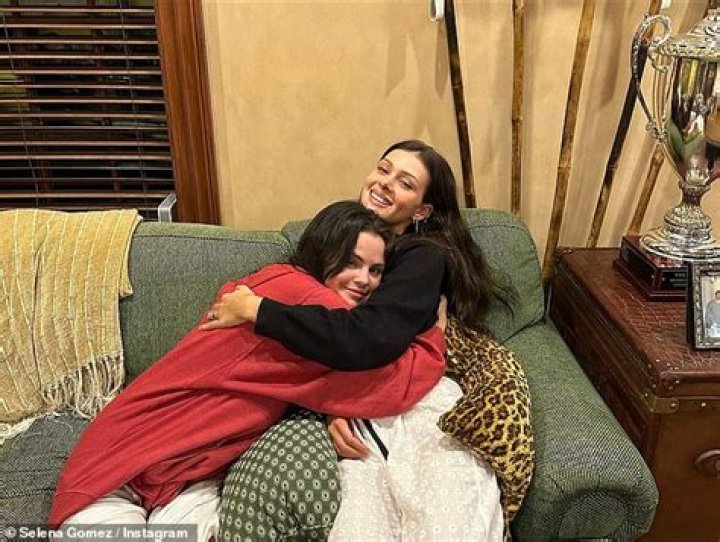 Selena Gomez Wears Tan Swimsuit With Nicola Peltz: Photos – Hollywood Life