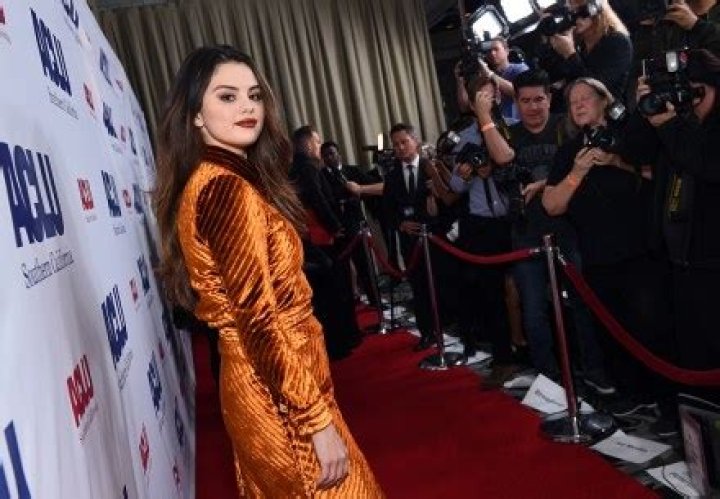 Selena Gomez Wows Her ‘Late Late Show’ Performance With Coldplay – Hollywood Life