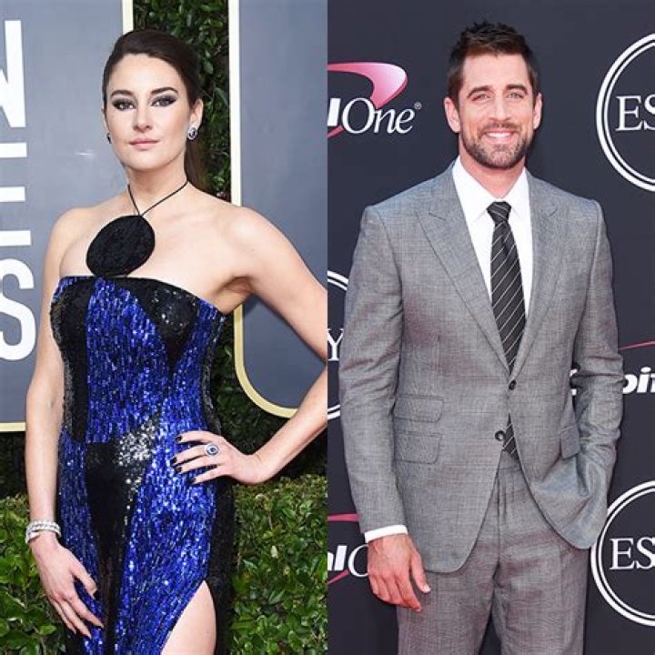 Shailene Woodley Debuts Engagement Ring From Aaron Rodgers – Hollywood Life