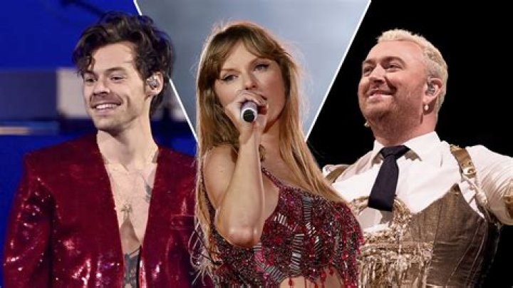 Shakira, Katy Perry Send Rihanna Love Before Super Bowl Halftime Show – Hollywood Life