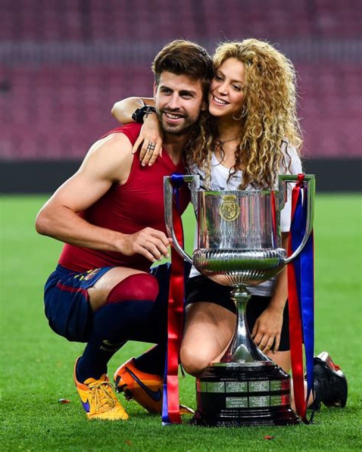Shakira Kisses Longtime BF Gerard Pique During Park Date With 2 Sons 1 Week After Super Bowl 
