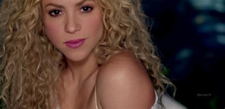 Shakira’s ‘Can’t Remember To Forget You’ Video Bathing Suit — Get It Under $100 – Hollywood Life