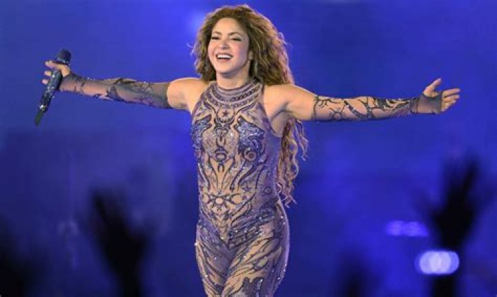 Shakira Shows Off Her Skateboarding Skills In Sexy Leather Outfit For New ‘Girl Like Me’ Video — Watch