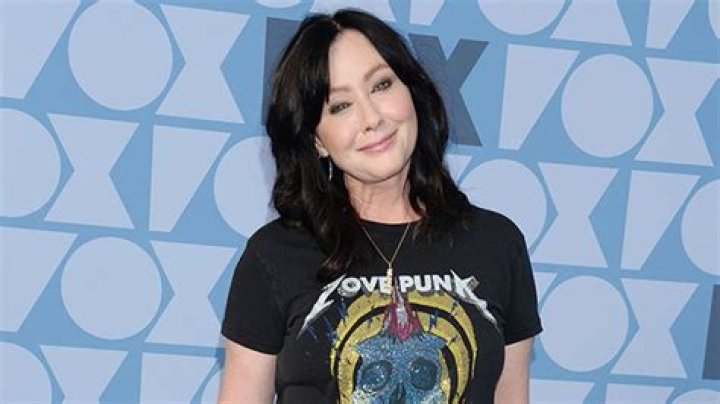 Shannen Doherty Has Girls’ Night Out With Friends: Photo – Hollywood Life