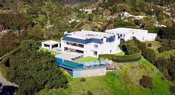 She’ll Likely Keep $60M Mansion – Hollywood Life