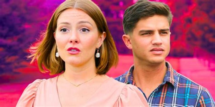 She’s Happily Single – Hollywood Life