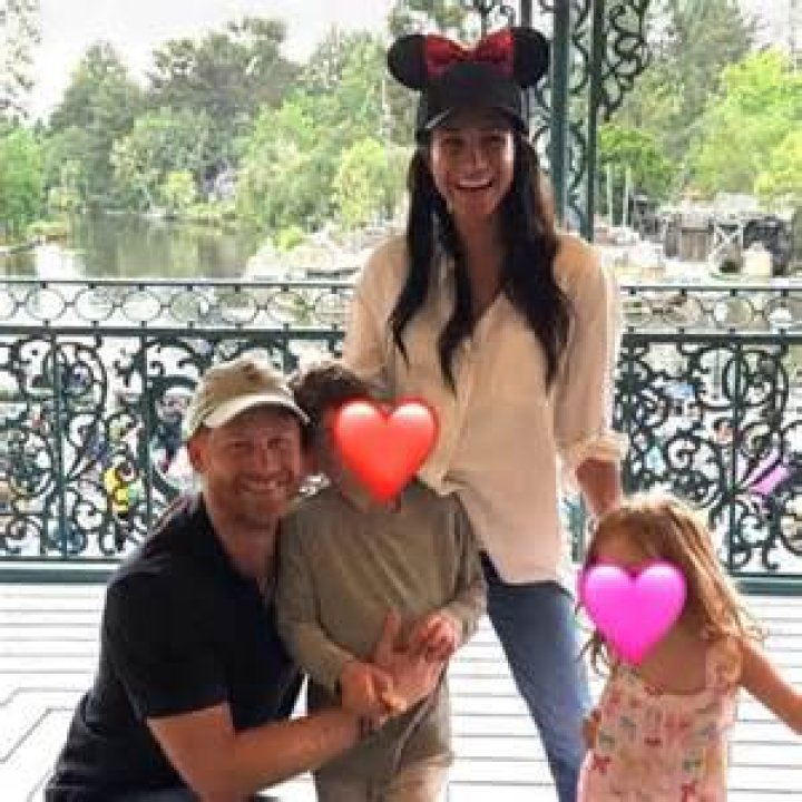 She Shares Sweet Photo – Hollywood Life