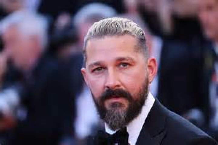Shia LaBeouf’s Fans Think He’s Married After He’s Seen Wearing A Wedding Ring At Oscars