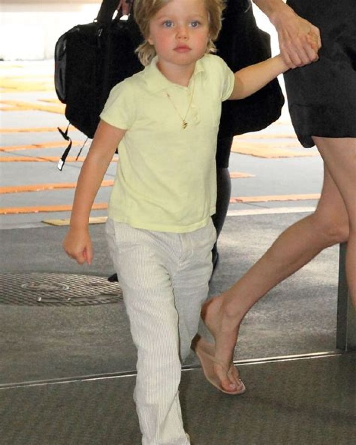 Shiloh Jolie-Pitt Shows Off Shaved Head On Errands Run – Hollywood Life