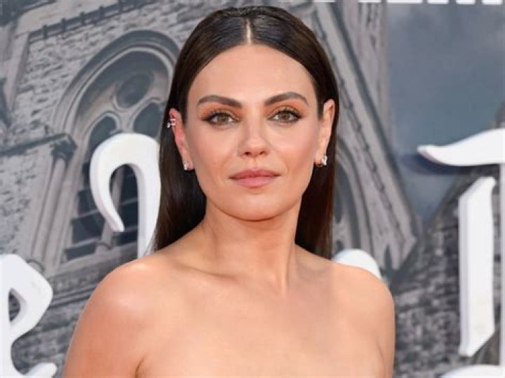 Shows Cleavage In Strapless Number On Instagram — Pics – Hollywood Life