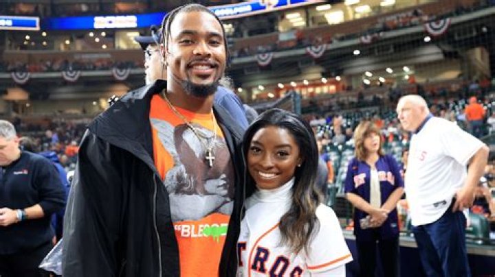Simone Biles & BF Jonathan Owens Match In Orange As They Celebrate 1-Year Anniversary