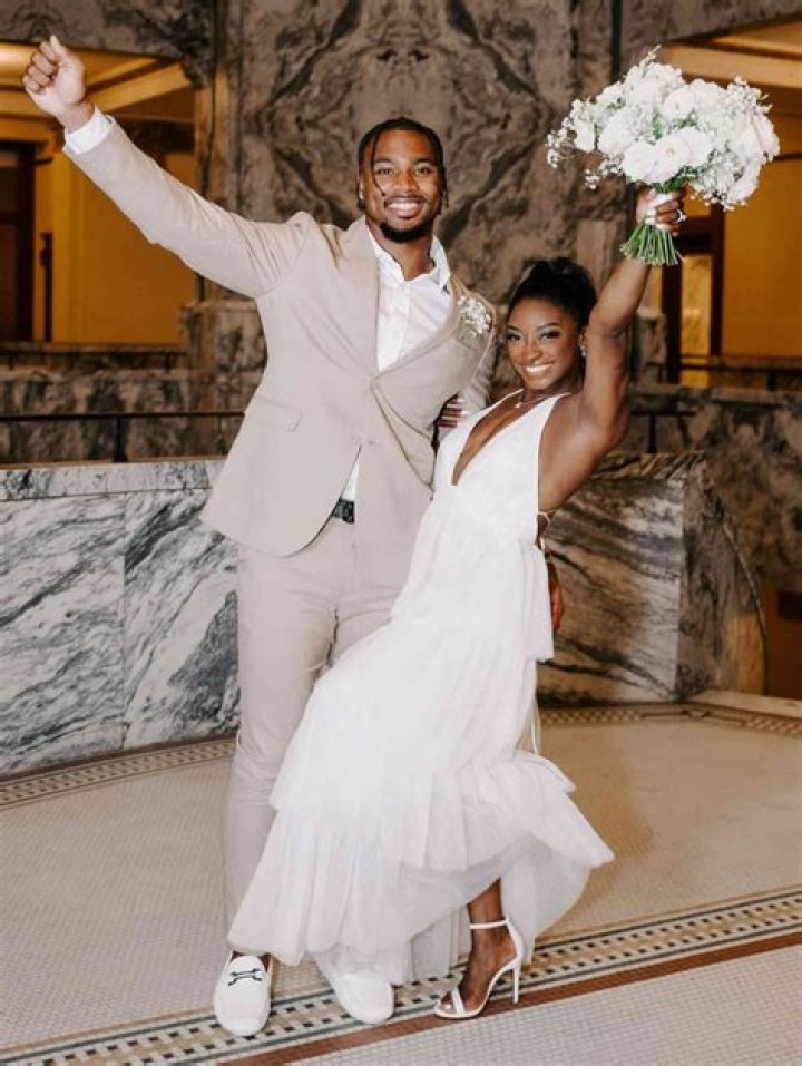 Simone Biles Reunites With Husband Jonathan Owens After Gymnastics Return