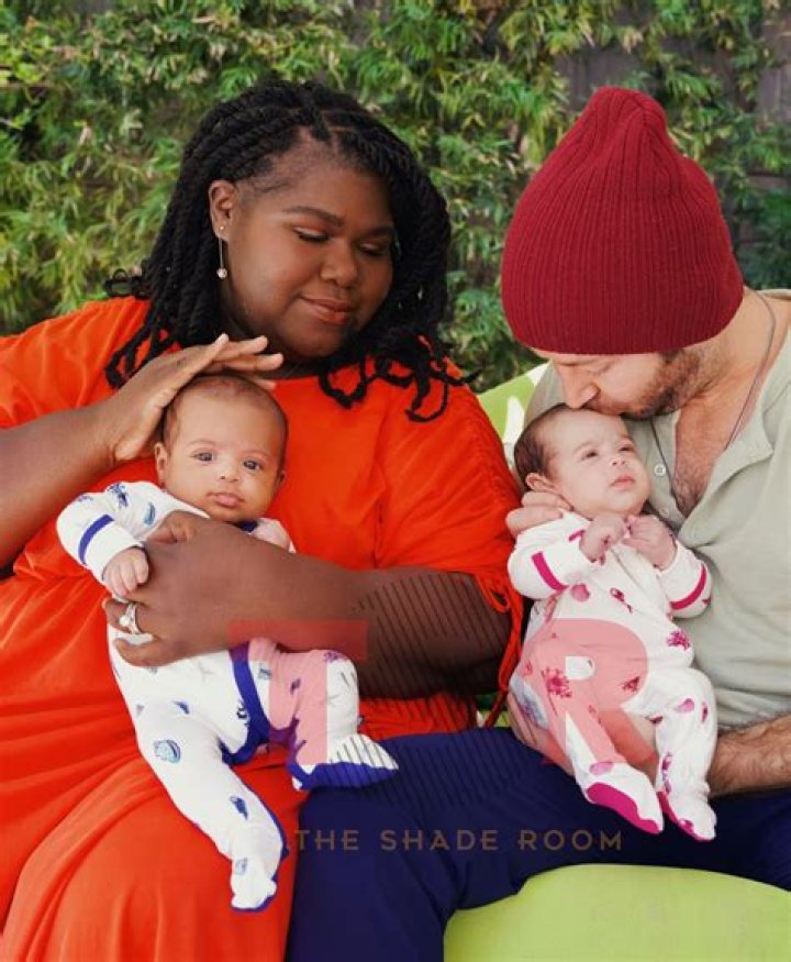 Singer Welcomes 3 Babies With Wife — Congrats – Hollywood Life