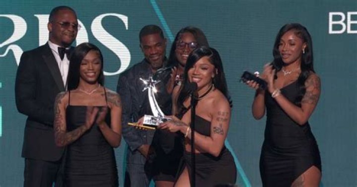 SiR Fans Furious After His BET Awards Performance Cuts To Commercial