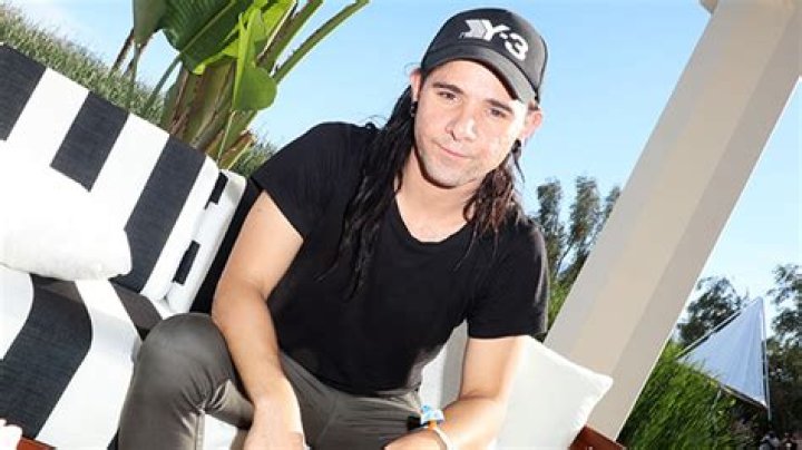 Skrillex – Hollywood Life