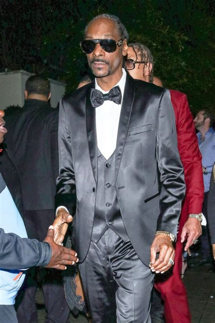 Snoop Dogg Sports Grey Hair In Photo From Studio Sessions — Pic – Hollywood Life