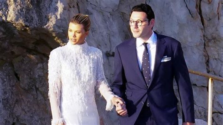 Sofia Richie Debuts Diamond Wedding Band After Marrying Elliot Grainge – Hollywood Life