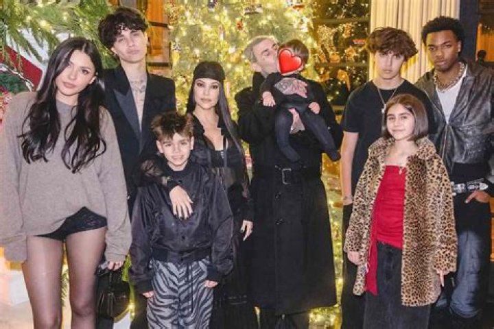 Sofia Richie Felt ‘Intimidated’ By Kourtney Kardashian & Family During Holiday Aspen Vacay