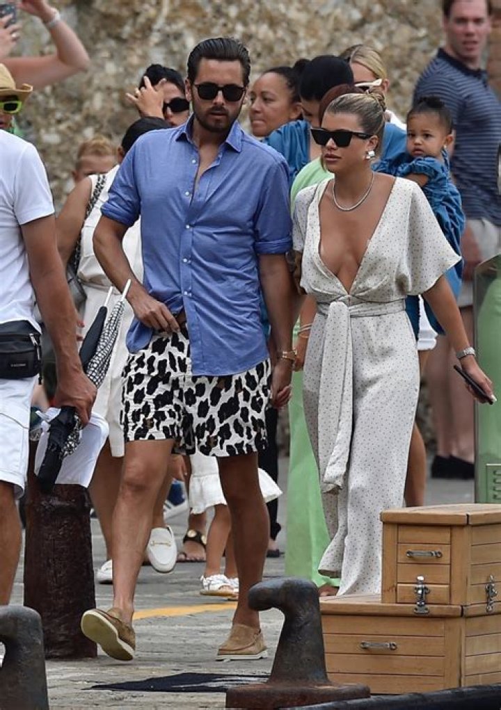 Sofia Richie’s Wardrobe Malfunction In Italy — See Pic – Hollywood Life