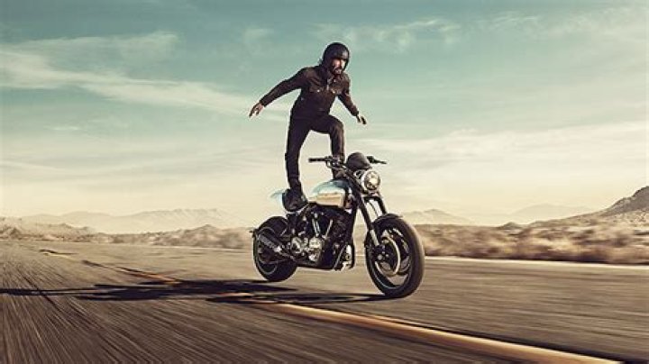 Squarespace’s Super Bowl Ad Has Keanu Reeves Surfing On A Motorcycle – Hollywood Life