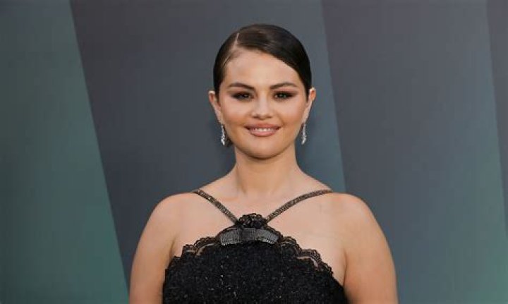 Star Sings To Selena Gomez In New Video – Hollywood Life