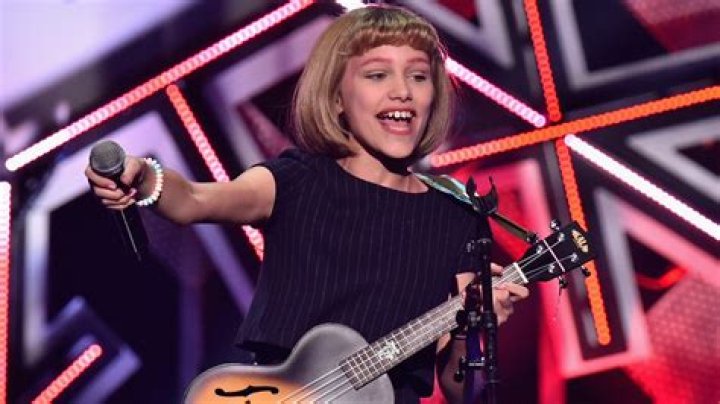 ‘Stargirl’ Official Trailer: ‘AGT’ Winner Grace VanderWaal Brings The Literary Character To Life